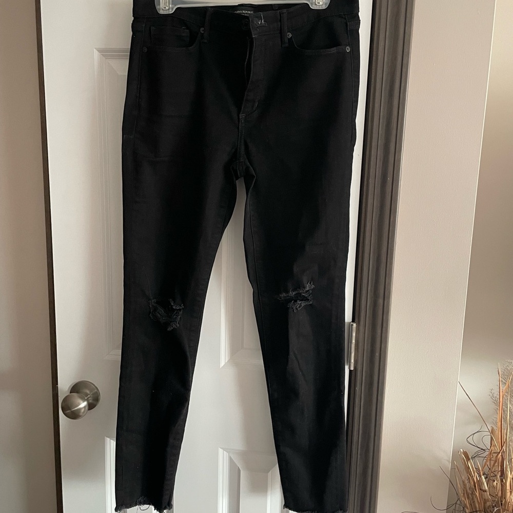 Banana Republic Destroyed Skinny Jeans —Size 29
